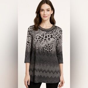 French‎ Blue Tunic Top Gray Animal Print Lace Back 3/4 Sleeve Size Petite Medium